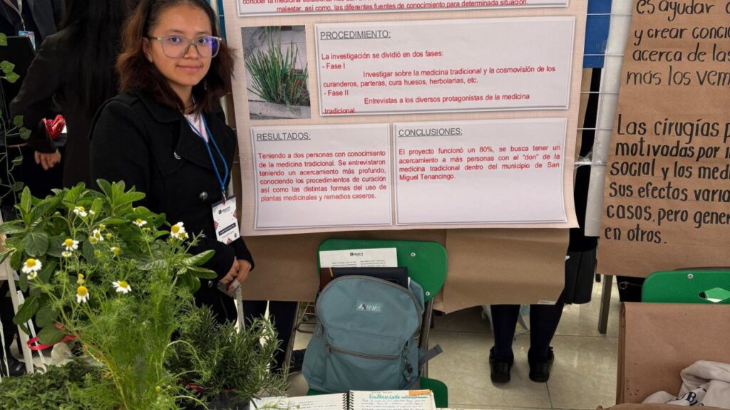 Estudiante de Antropología UATx gana primer lugar en concurso de ciencia con proyecto de medicina tradicional