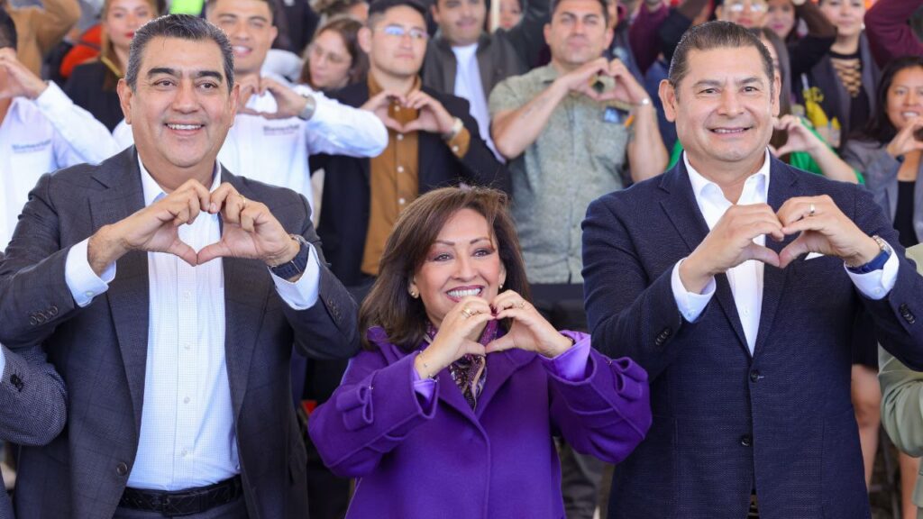 RESALTA LORENA CUÉLLAR HERMANDAD ENTRE TLAXCALA Y PUEBLA EN INAUGURACIÓN DE DISTRIBUIDOR VIAL