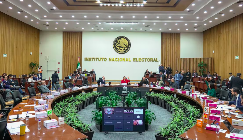 INE le da 48 horas al Senado para corregir errores en listas de candidatos a la elección judicial