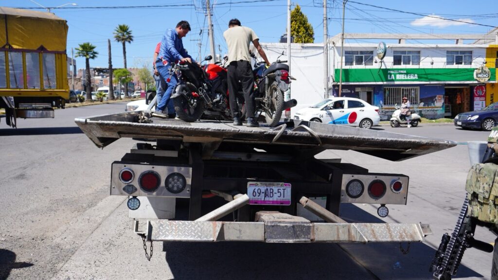 SE REALIZA OPERATIVO PARA REGULARIZAR TRANSPORTE PÚBLICO EN APIZACO
