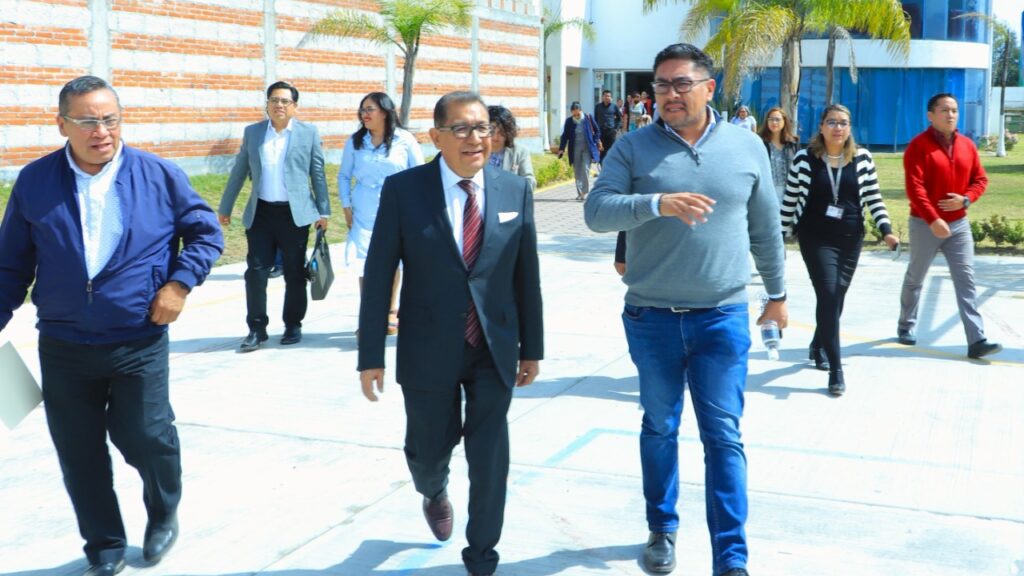Se reúne Rector con las comunidades universitarias de San Pablo del Monte y Santa Apolonia Teacalco UATx