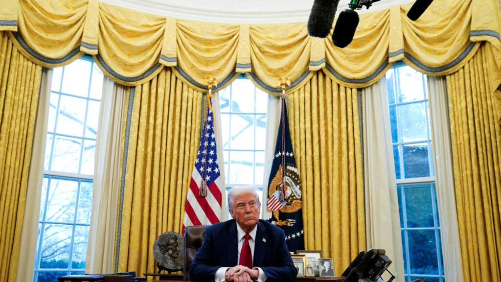 Empresas de EU se preparan para que aranceles de Trump a Canadá, México y China suban sus costos