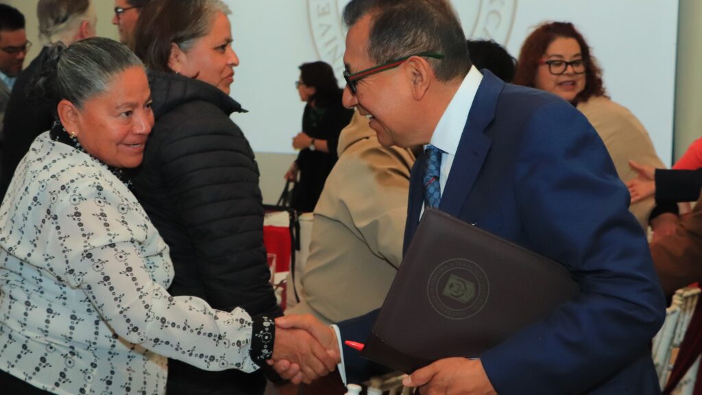 La UATx camina en la ruta del crecimiento gracias al clima laboral que prevalece con sus sindicatos: Rector