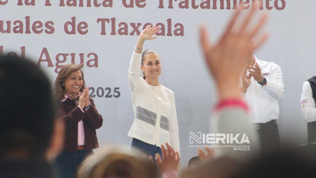 Visita Claudia a Tlaxcala, entre un espera prolongada y gritos del honor de estar con ella hoy