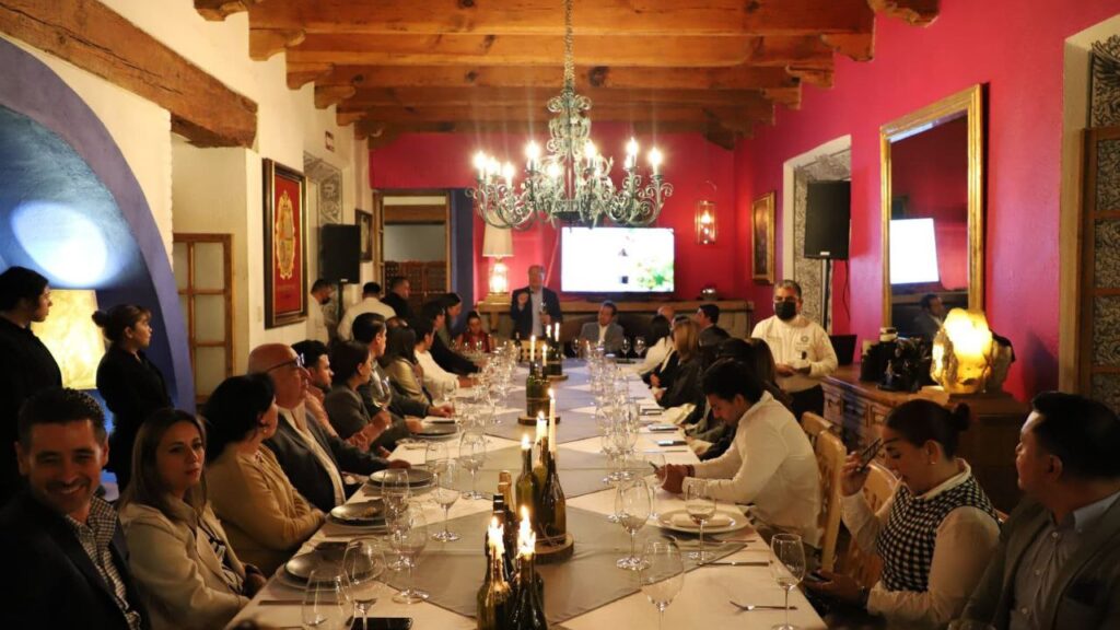 CARLOS MORO DESTACA RELEVANCIA DE MANTENER VÍNCULOS ENTRE ESPAÑA Y TLAXCALA