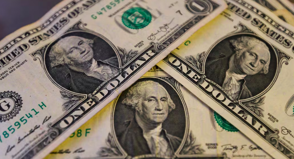 Peso mexicano se impone y el dólar cotiza debajo de los 20 pesos