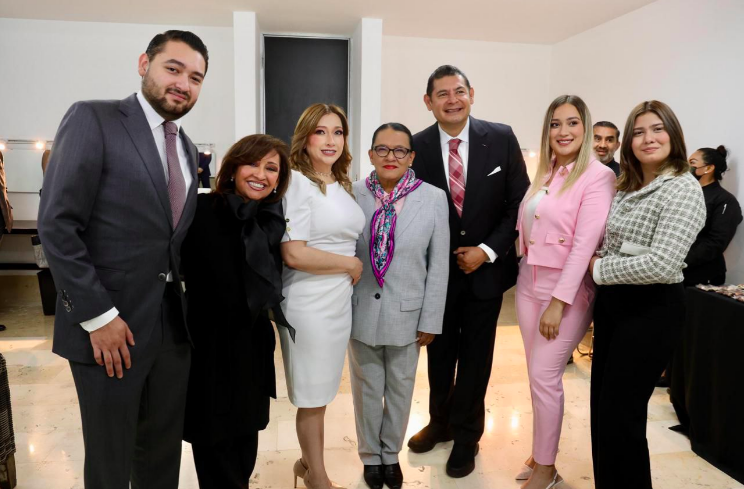 GOBERNADOR DE PUEBLA, ALEJANDRO ARMENTA, RESALTA TRABAJO COORDINADO CON LORENA CUÉLLAR