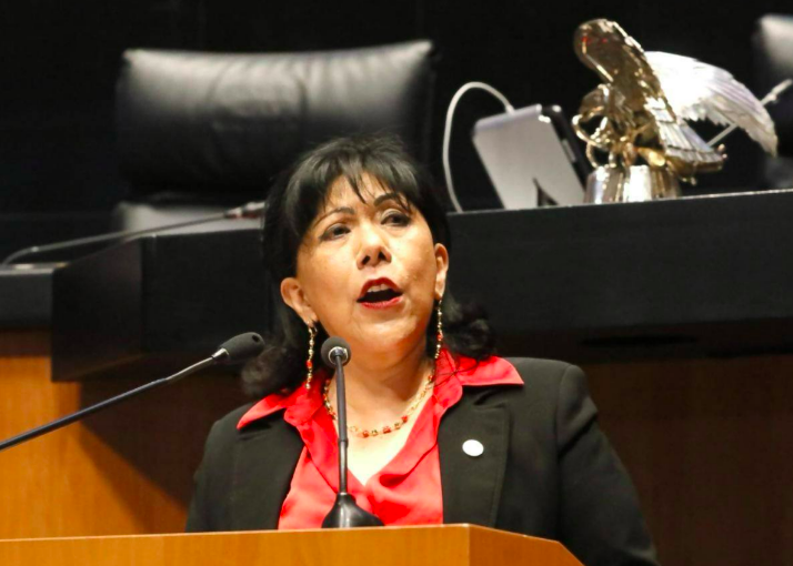IMPULSA ANABELL ÁVALOS “LEY DE VASO DE AGUA” PARA GARANTIZAR LA HIDRATACIÓN EN EL TRABAJO
