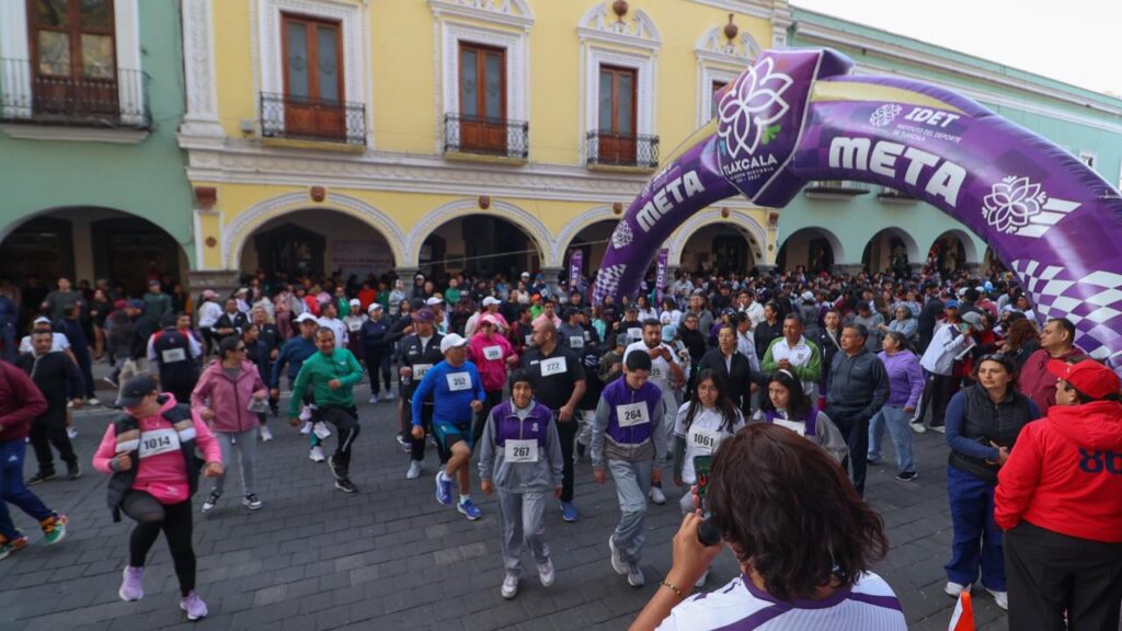 PARTICIPAN CERCA DE 2 MIL PERSONAS EN CARRERA POR LA PAZ Y CONTRA LAS ADICCIONES