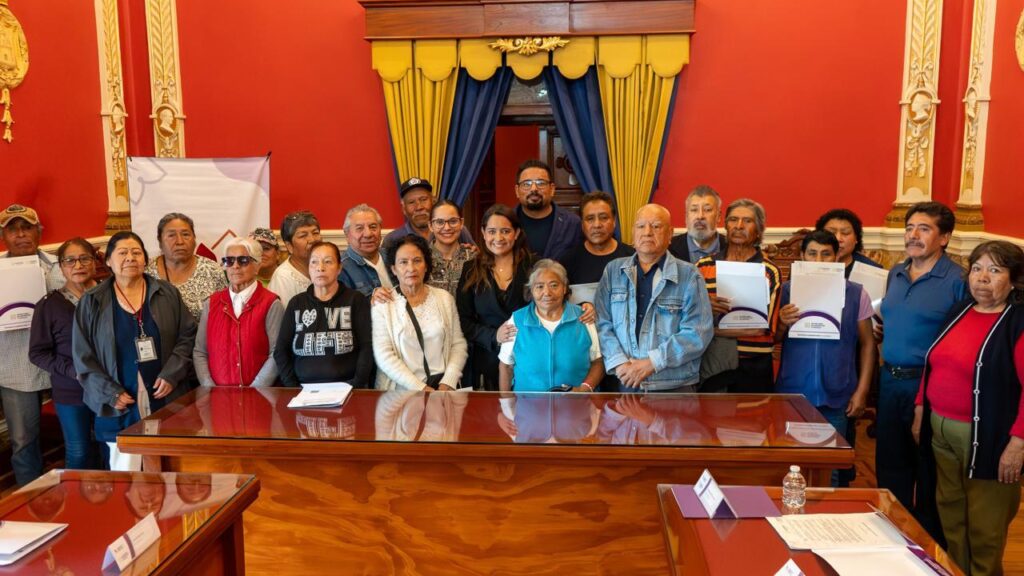 ENCABEZA COMITÉ CONSULTIVO DE BIENESTAR ENTREGA GRATUITA DE RESOLUCIONES DE ACTAS DE NACIMIENTOS