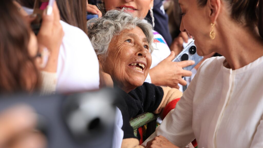RECIBEN TLAXCALTECAS CON ENTUSIAMO A LA PRESIDENTA DE MÉXICO, CLAUDIA SHEINBAUM