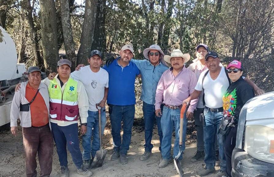 Con trabajo en equipo, Chiautempan combate incendios