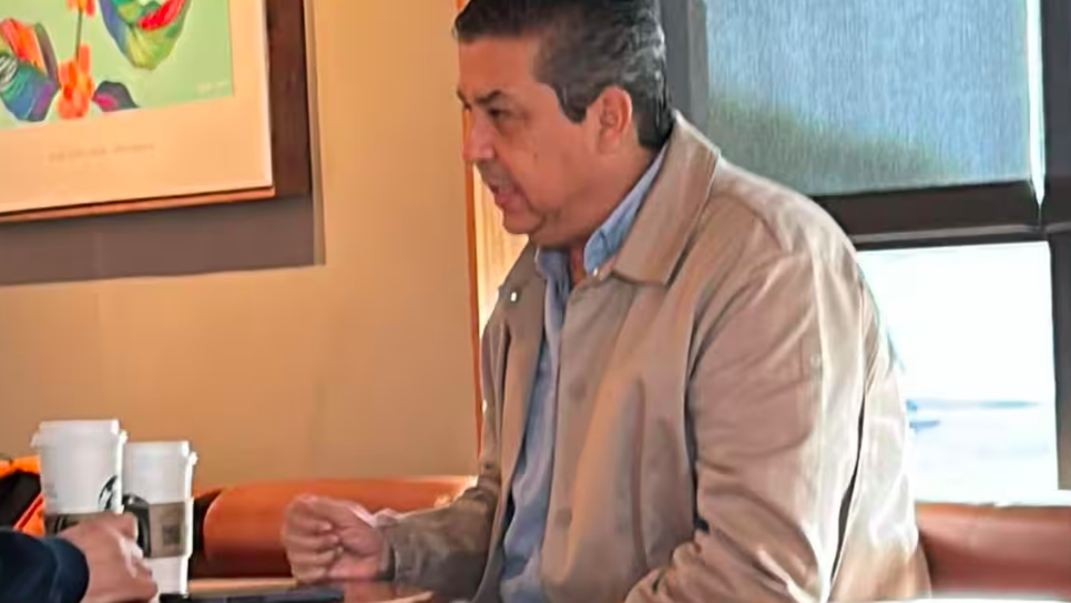 Cabeza de Vaca reaparece en Texas; tiene dos órdenes de aprehensión en México