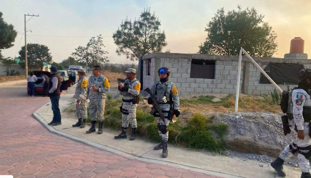 Desalojan a más de 200 familias por incendio forestal en Tlaxcala; son llevados a refugio