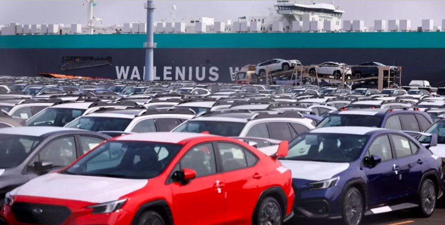 Trump ablanda aranceles para la industria automotriz y así impactará a México
