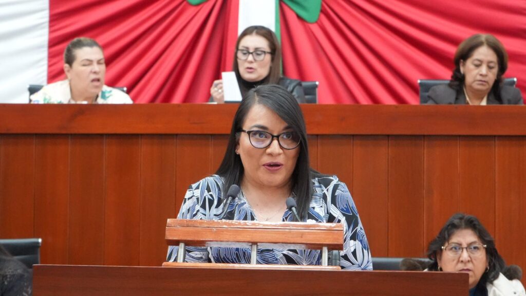 Propone Laura Yamili Flores inscribir el nombre de Tecuelhuetzin Xicohténcatl con letras doradas en el Congreso