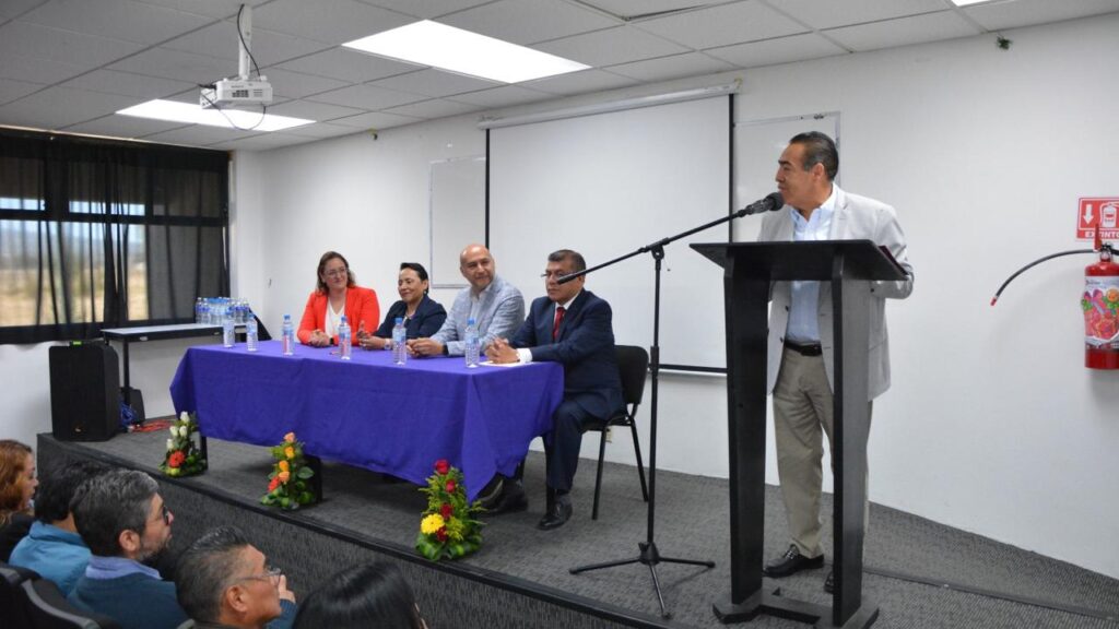 LA UTT IMPULSA VOCACIÓN CIENTÍFICA CON EL 1ER CONCURSO REGIONAL DE CARTELES DE INVESTIGACIÓN