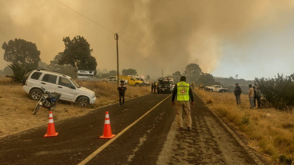 AVANZAN LABORES PARA CONTROLAR INCENDIOS EN TLAXCALA