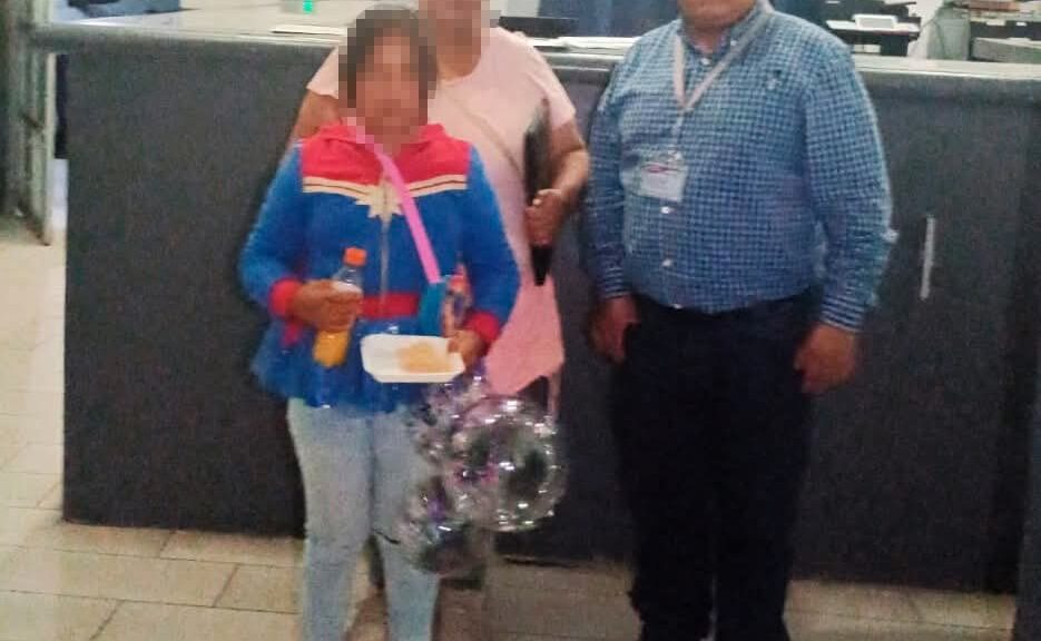 Policía de Chiautempan brinda atención a menor extraviada; la reúne con su madre