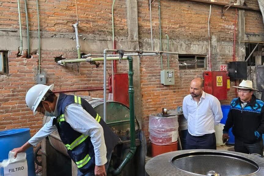 Autoridades Ambientales supervisan avances del saneamiento del río Atoyac en Tepetitla