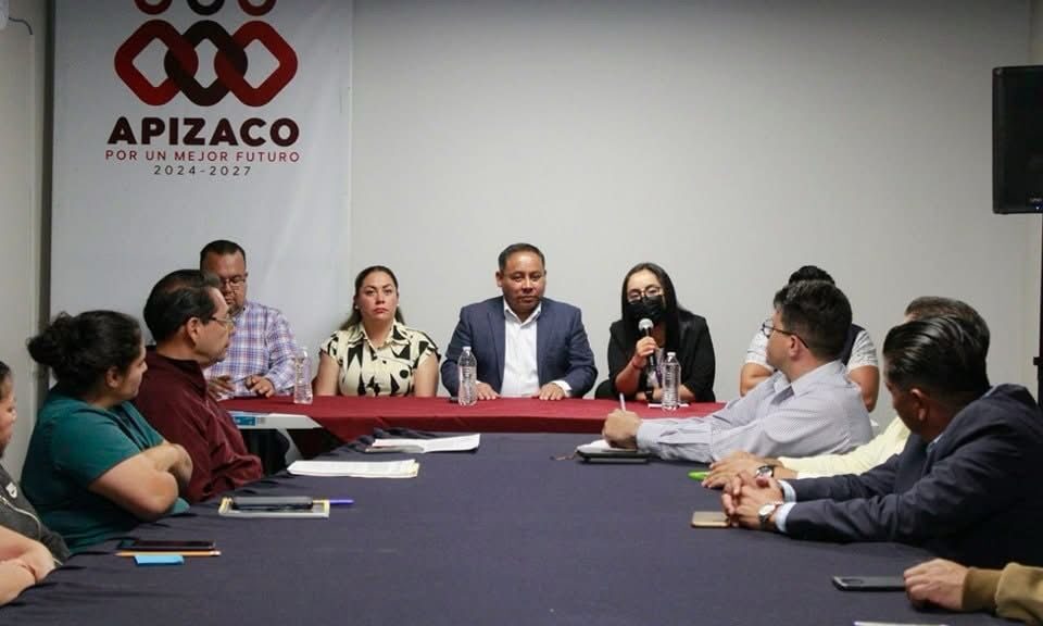 Firma Javier Rivera convenio con Bienestar Animal para garantizar la protección y el trato digno a los animales