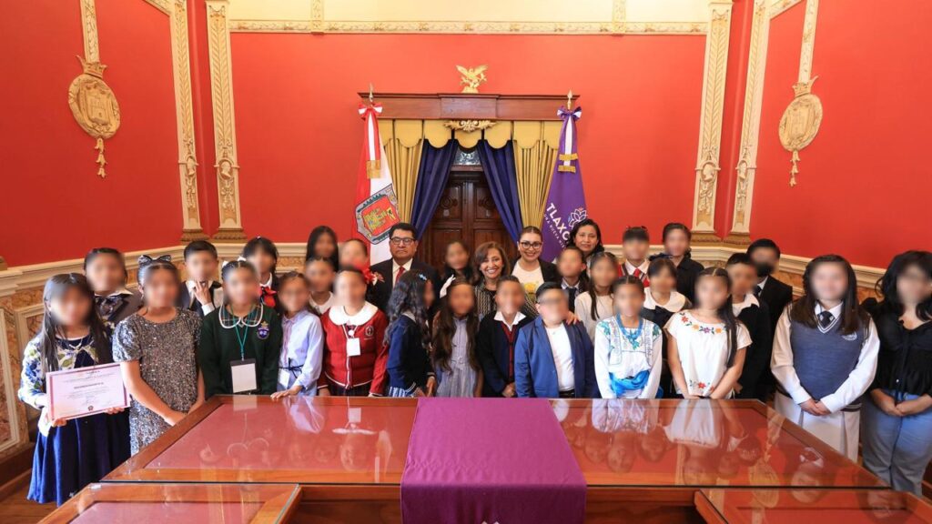 En el día del niño, gobernadora recibió a integrantes del parlamento infantil