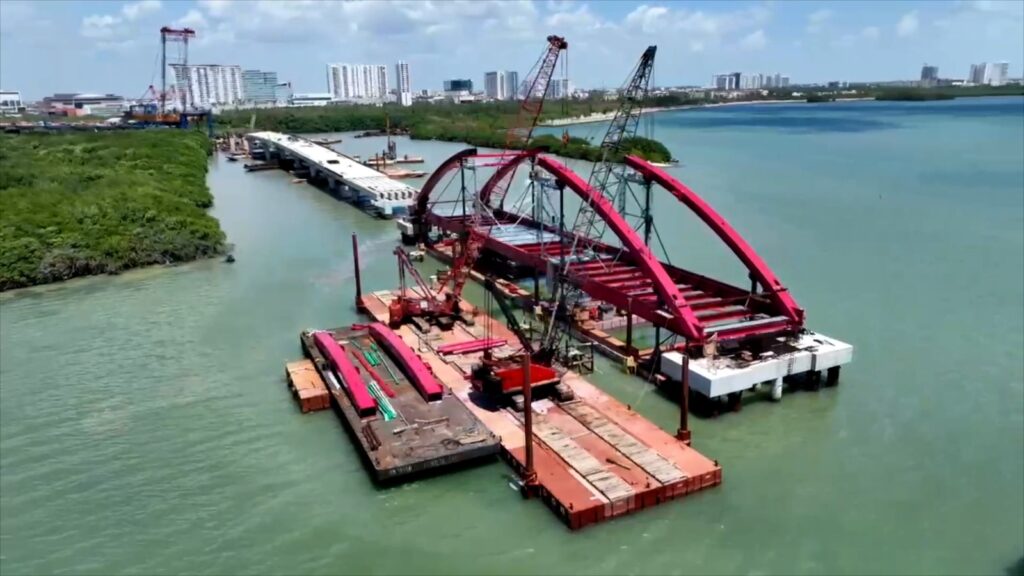 Puente vehicular Nichupté, que conectará a Cancún con la zona hotelera, registra un avance del 77.8%