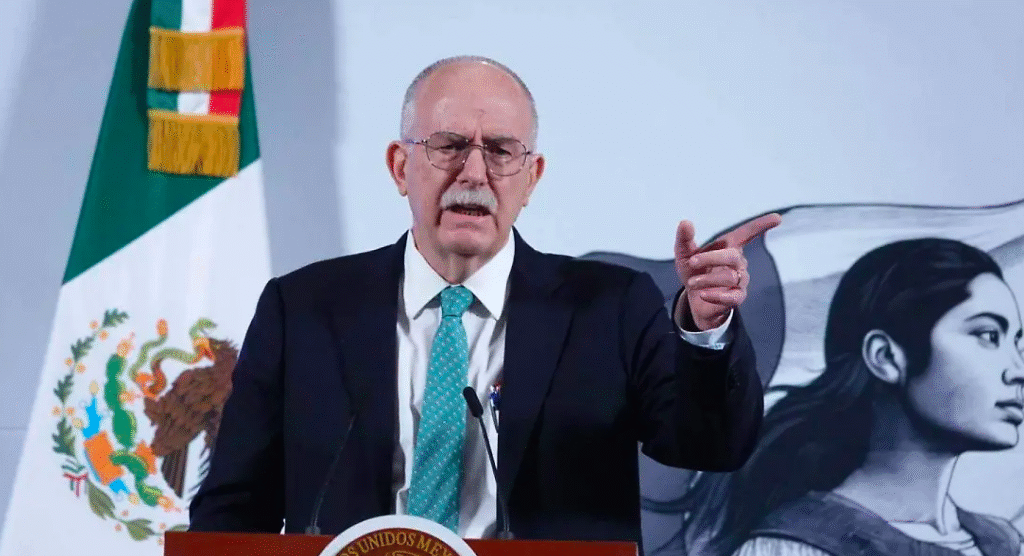 México pide cooperación técnica de EU para combatir plaga del gusano barrenador: Sader