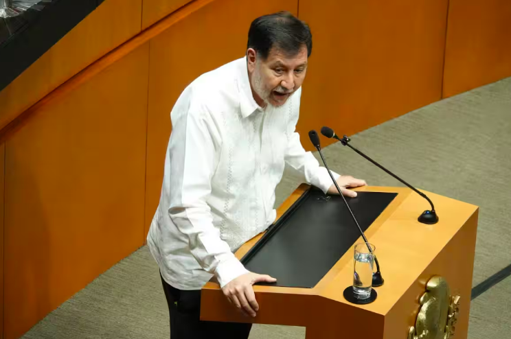 Oposición denuncia abuso de poder de Noroña tras obligar a un ciudadano a disculparse