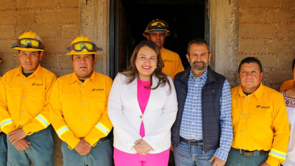 Reconoce Blanca Angulo valor y generosidad de gente de Tepatlaxco para cuidar la Malinche
