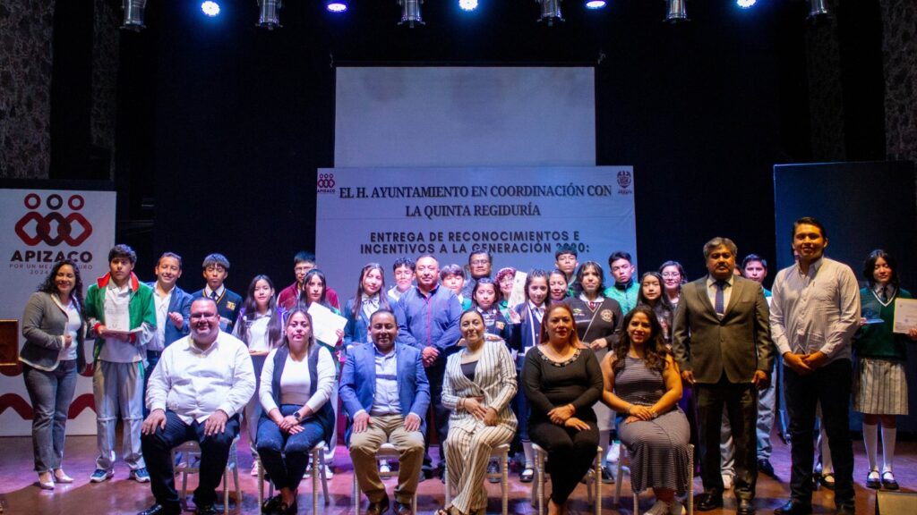 “GOBIERNO DE APIZACO RECONOCE LA EXCELENCIA ACADÉMICA CON INCENTIVOS ECONÓMICOS A ESTUDIANTES DESTACADOS”