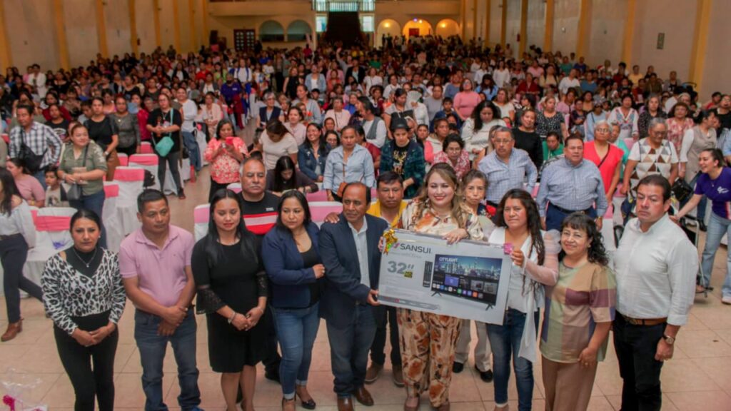 Celebra Blanca Angulo a madres de Chiautempan con emotivo evento y sorpresas