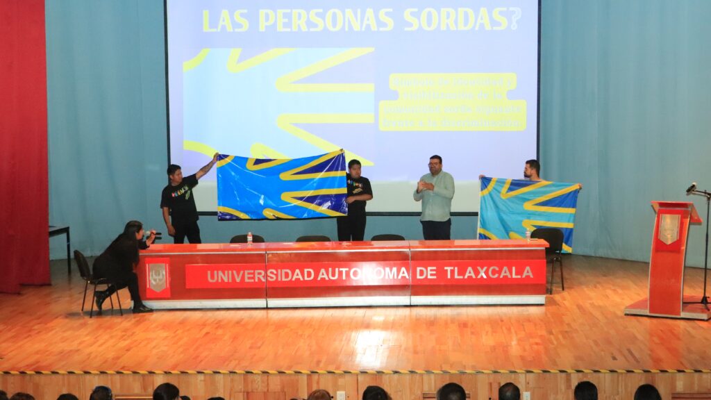 La UATx promueve y forma en la diversidad lingüística