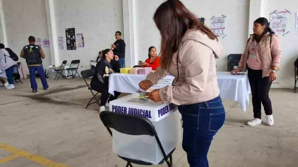 Hombres armados roban boletas en Puebla y las regresan marcadas