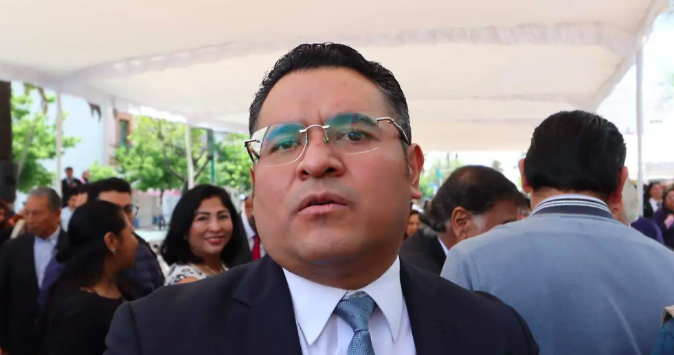 Julio César Hernández se suma a MC y abre posibilidad de contender en 2027