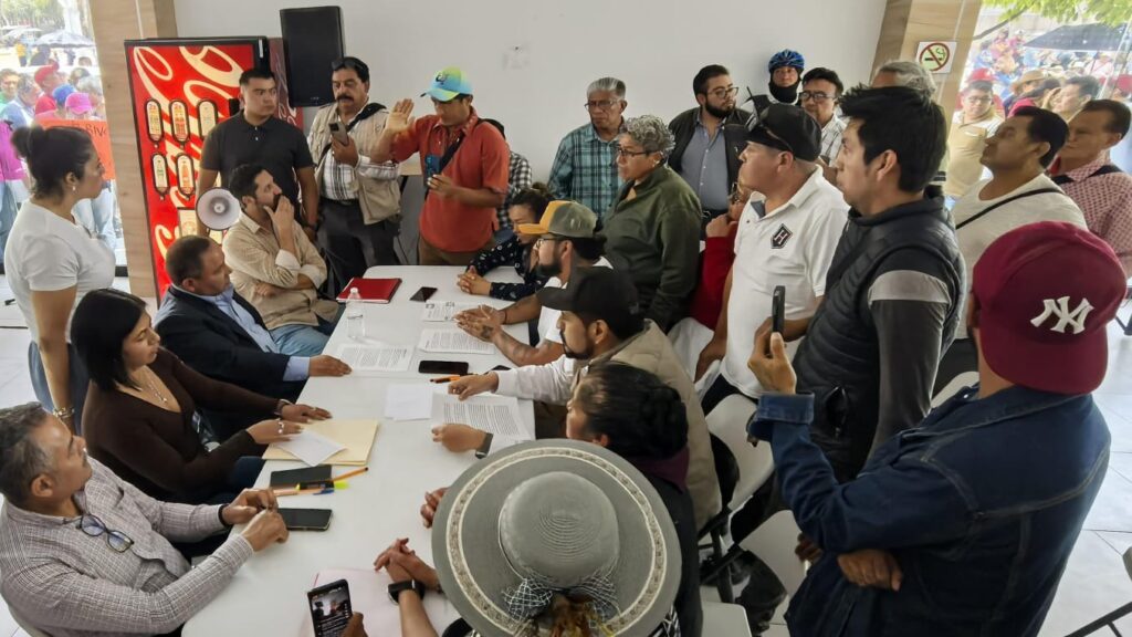 Se mantiene dialogo abierto entre Gobierno de Apizaco y Comerciantes  Mi gobierno es y será de puertas abiertas, Javier    Rivera Bonilla
