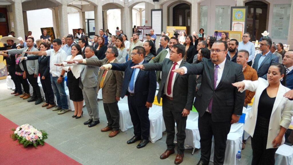 Rinde protesta en el Congreso el Consejo Consultivo Turístico del municipio de Apizaco