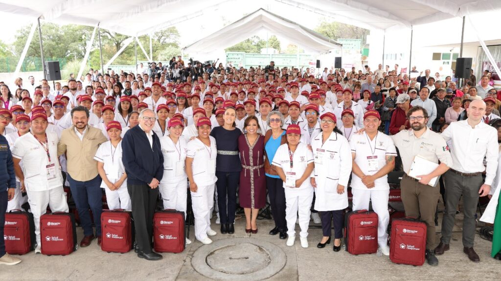 “Estamos llevando la salud a cada hogar”: Sheinbaum en su gira por Apetatitlán
