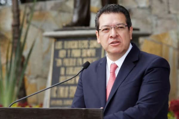 Entre críticas, Marco Mena llega como cónsul a San Francisco