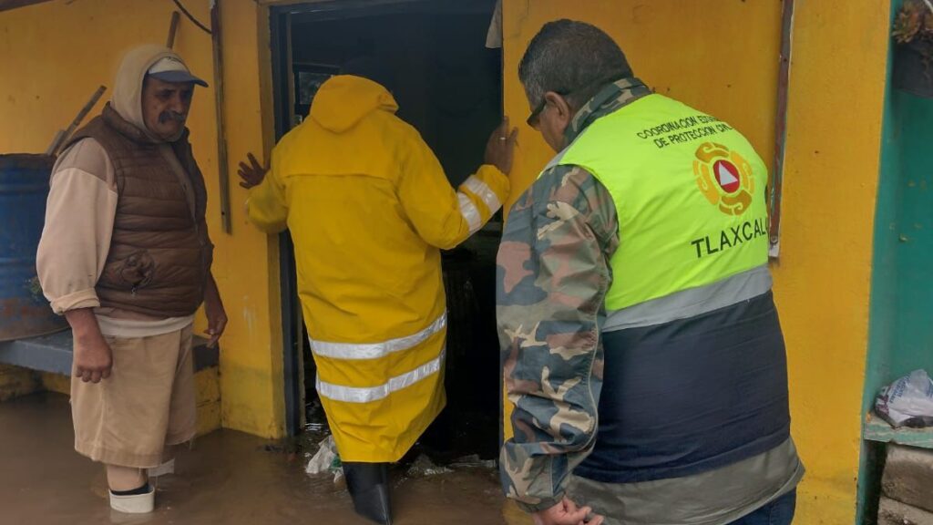 CEPC ATIENDE DESBORDAMIENTO DE JAGÜEY EN EL MUNICIPIO DE BENITO JUÁREZ