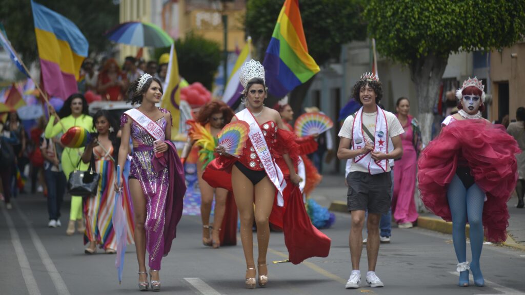 Tlaxcala celebra la Marcha del Orgullo LGBTQ+ con exigencia de inclusión y respeto a los derechos