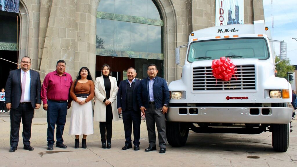 Entrega el Gobierno de Apizaco camión recolector de basura rehabilitado con recursos propios