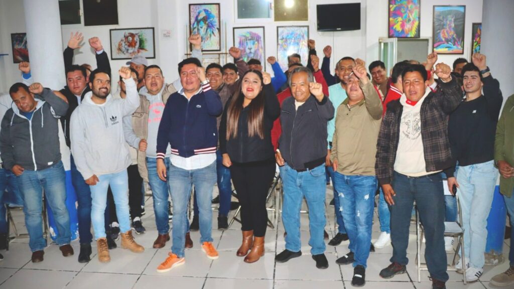 Irma Garay Loredo acompaña a la comisión del Patronato de Feria de Aquiahuac en la construcción de una celebración comunitaria