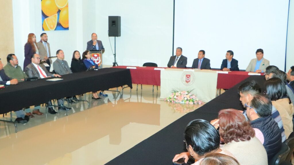 Capacita la UATx a sus auditores para procesos de evaluación de organizaciones educativas