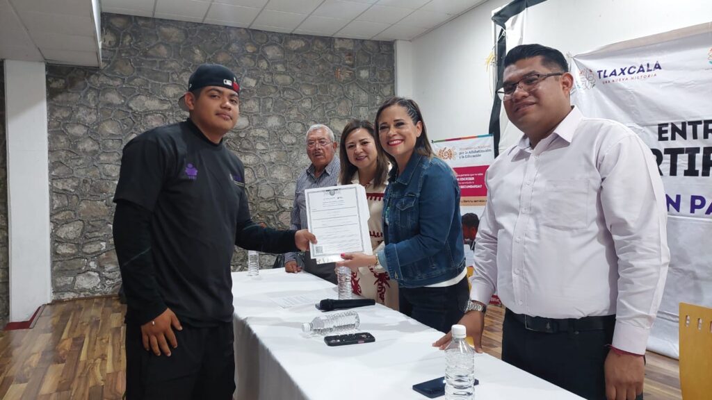 *RECONOCE ITEA A TLAXCALTECAS QUE CONCLUYERON SU EDUCACIÓN BÁSICA EN SAN PABLO DEL MONTE