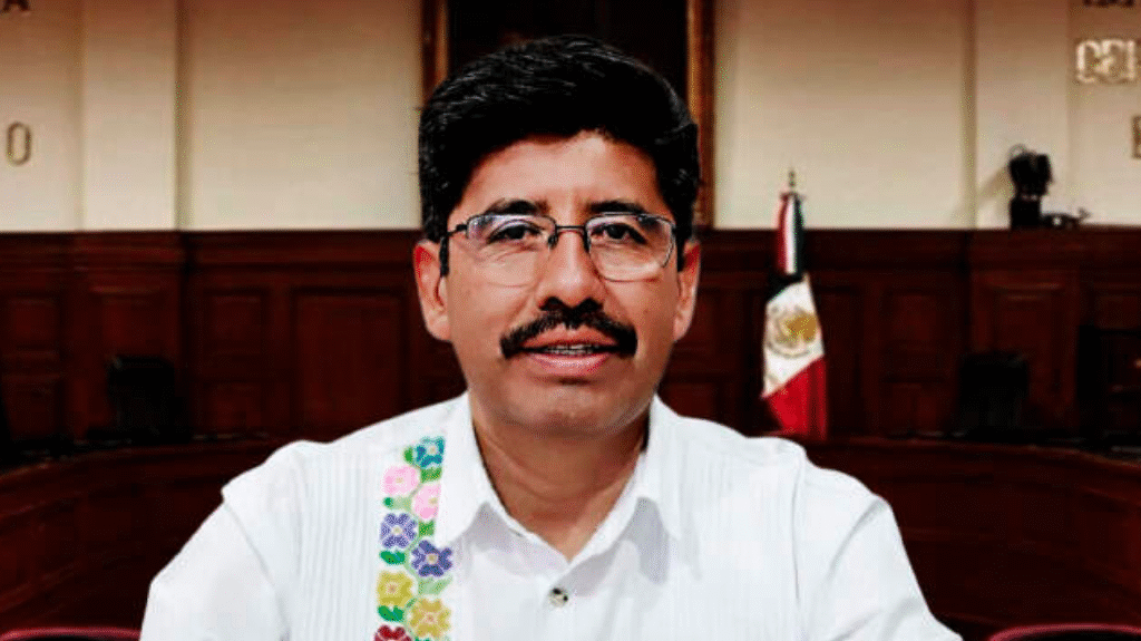Hugo Aguilar ofrece a los indígenas una Corte abierta
