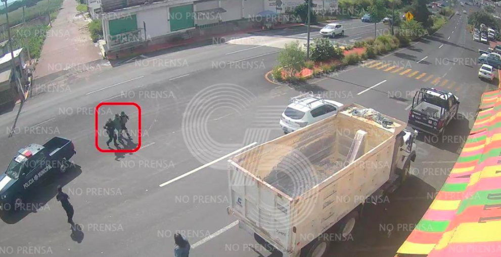 Recuperan tractocamión robado y rescatan a dos hombres en Tenancingo, Tlaxcala