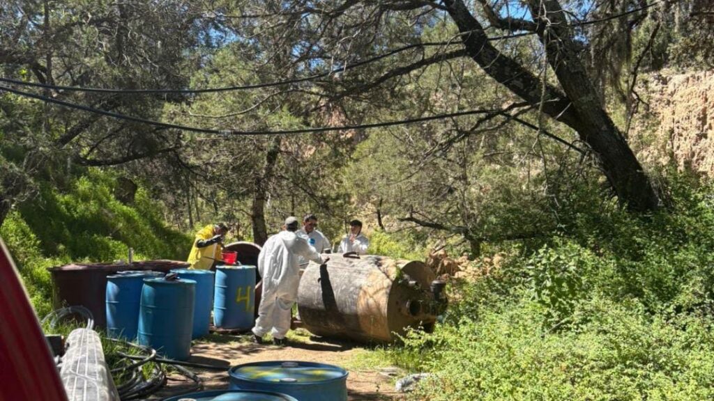 FGR INHABILITA MÁS DE MIL LITROS DE RESIDUOS QUÍMICOS Y DESTRUYE OBJETOS DEL DELITO EN TLAXCALA