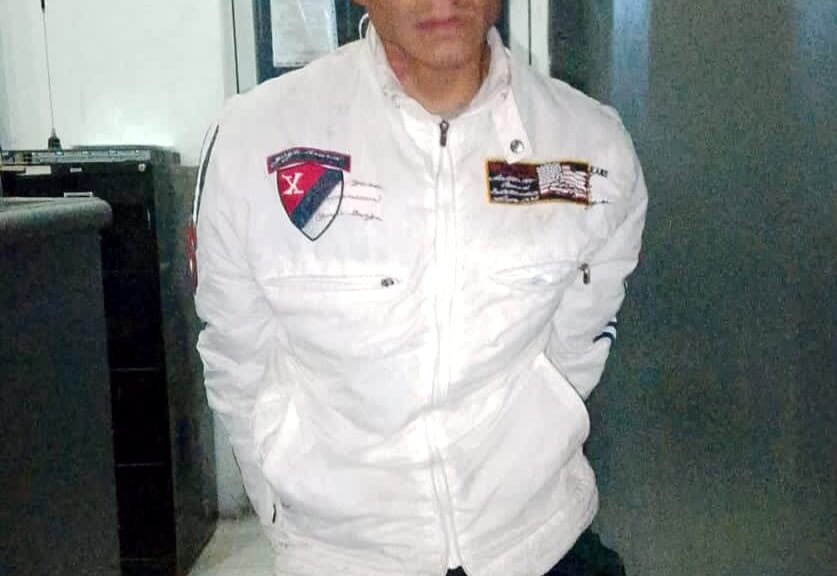 Policía de Chiautempan asegura a masculino por conducir motocicleta con reporte de robo
