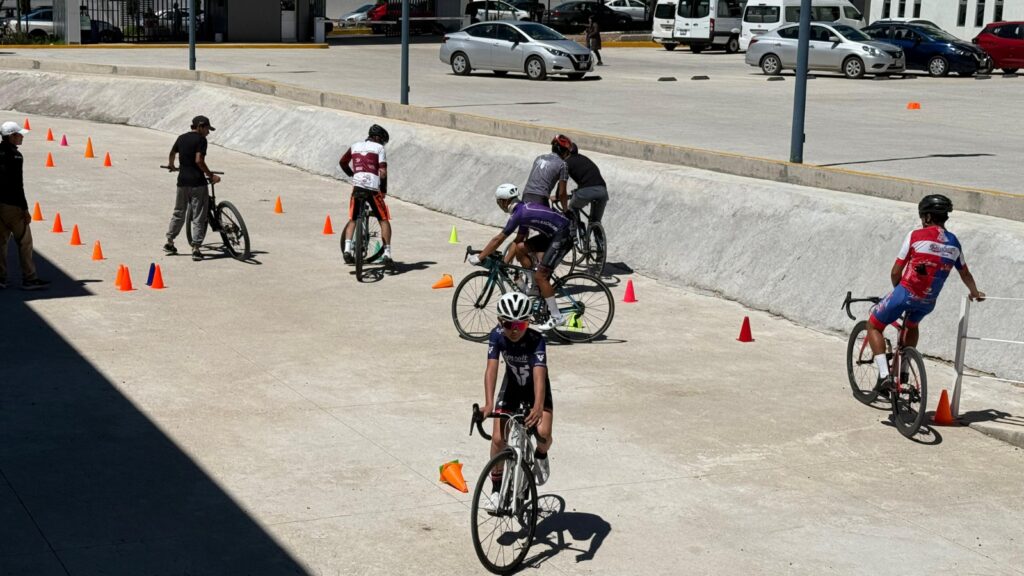 CICLISTAS TLAXCALTECAS SE PREPARAN RUMBO A COMPETENCIAS NACIONALES